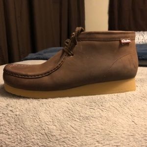 Clarks Leather Shoes/high top boots